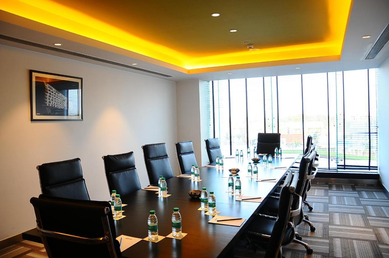 Park Inn By Radisson Gurgaon Bilaspur Manesar Buitenkant foto