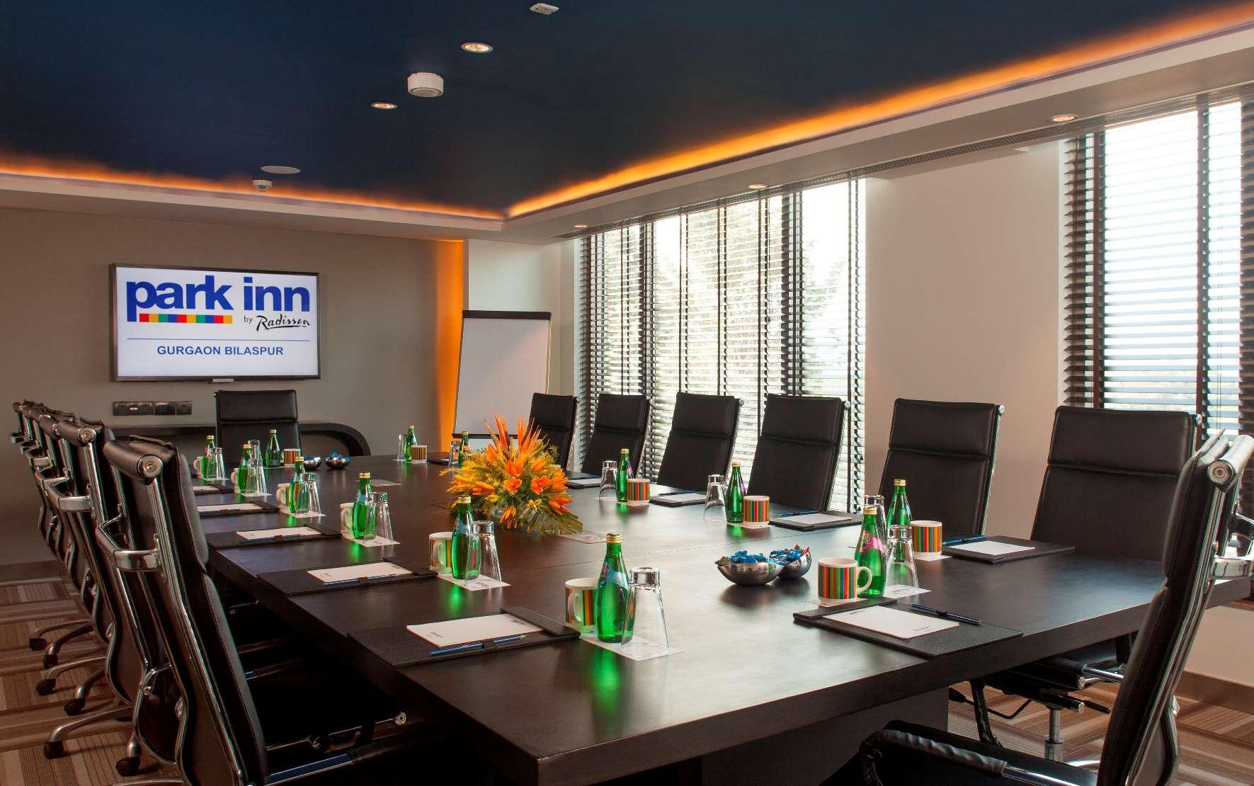 Park Inn By Radisson Gurgaon Bilaspur Manesar Buitenkant foto